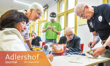 Menschen im Repair Café © WISTA Management GmbH