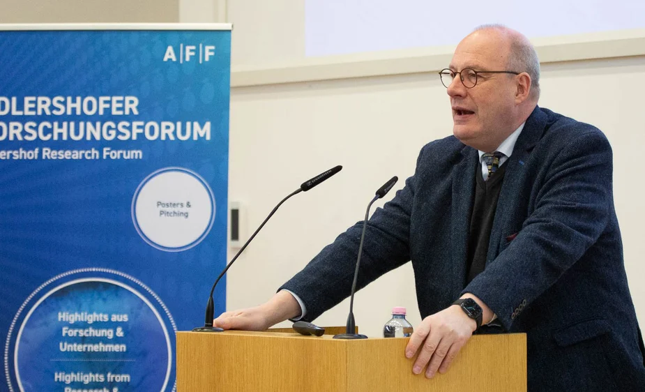 Christoph Markschies, Präsident der Berlin-Brandenburgischen Akademie der Wissenschaften, am Podium